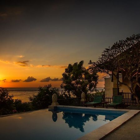 Beten Waru Bungalow And Restaurant Amed Esterno foto