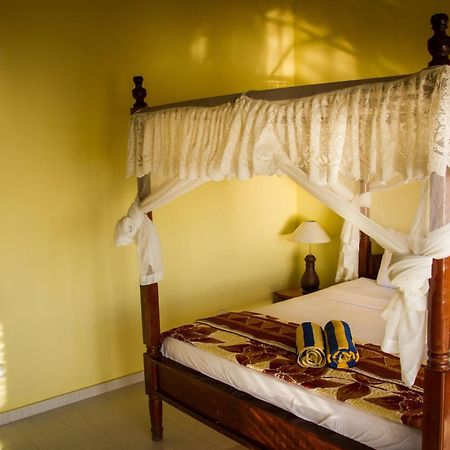 Beten Waru Bungalow And Restaurant Amed Camera foto