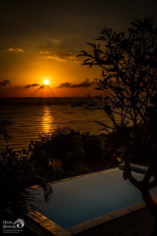 Beten Waru Bungalow And Restaurant Amed Esterno foto