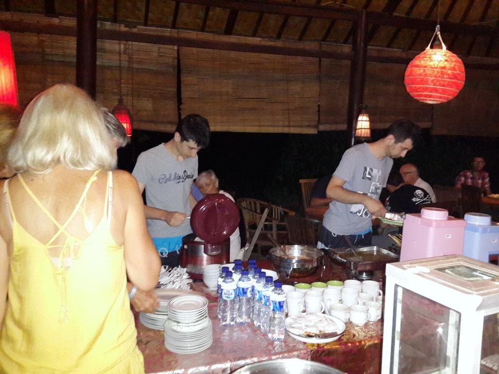 Beten Waru Bungalow And Restaurant Amed Esterno foto